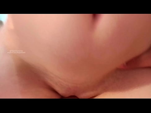 ❤️ Duke fjetur në dhomën e motrës sime dhe kështu u zgjova ❤ Video seksi në pornografi sq.bestsexporno.ru ️❤