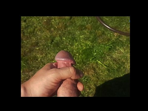 ❤️ Hotfies e ndyhet pidhi i saj rozë dhe përfundon me një shiringë në një kopsht veror ❤ Video seksi në pornografi sq.bestsexporno.ru ️❤