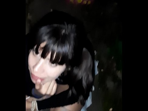❤️ Në rrugë penisi i fryrë në këmbim të karamele ❤ Video seksi në pornografi sq.bestsexporno.ru ️❤